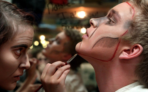 'Arsenic' delivered to fresh audience